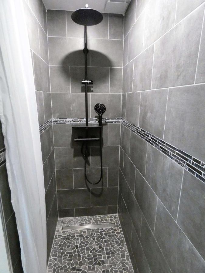 Proche Lac Du Salagou, Chambre Agreable Avec Salle D'Eau Et Wc Prive Lacoste  Bagian luar foto